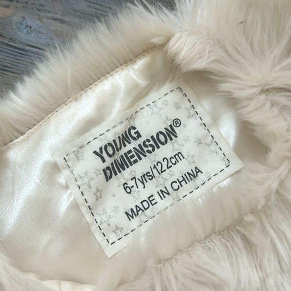 Kids Faux Fur Vest - Picture 4 of 10